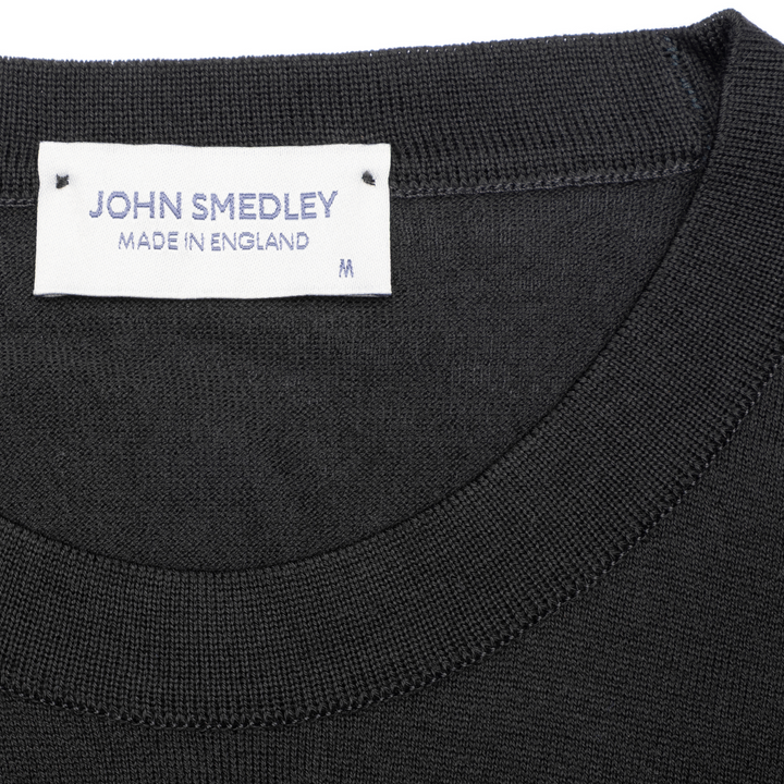 Lorca Merino Wool T-Shirt - Black - Collar